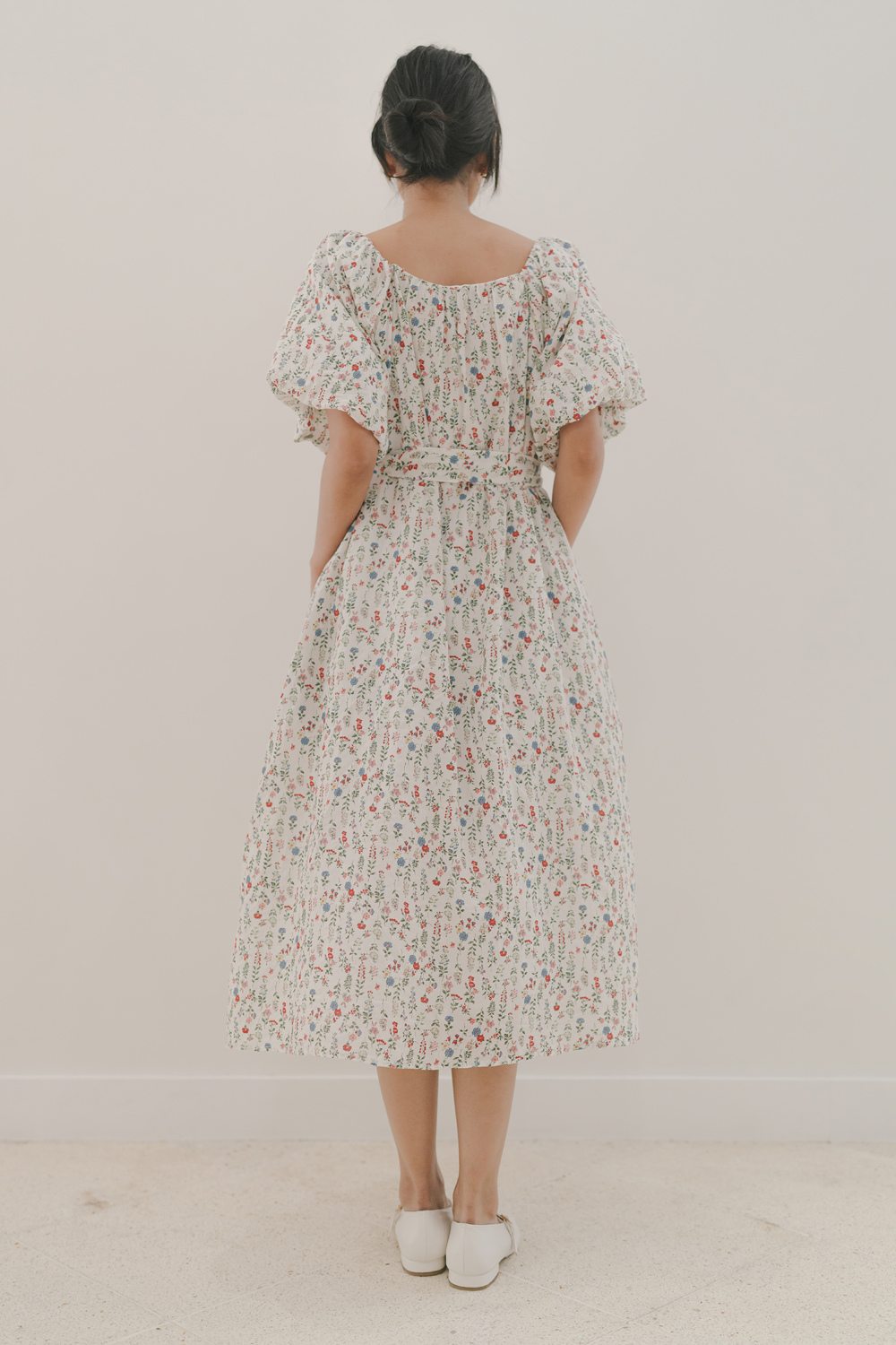 Hinay Puff Sleeve Dress in White Floral